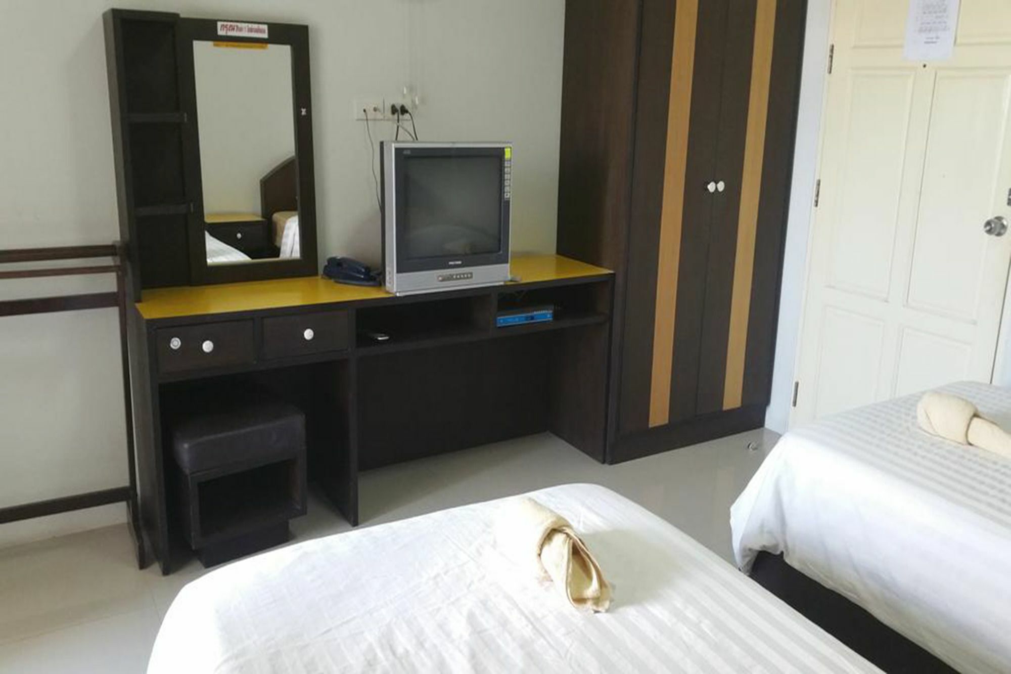 Charoen Apartment Hotel Транг Экстерьер фото