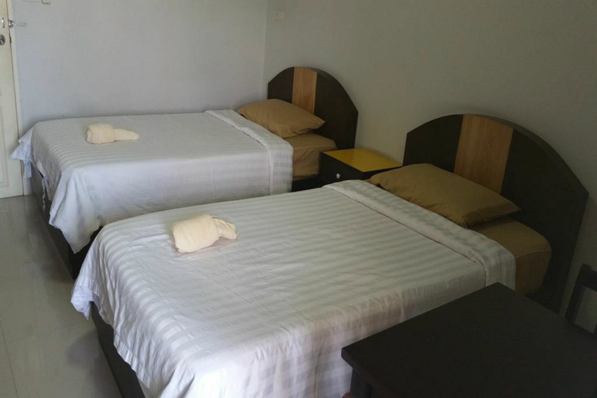Charoen Apartment Hotel Транг Экстерьер фото